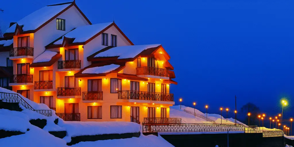 where to stay in auli