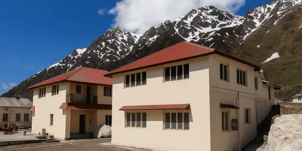 stay near kedarnath temple